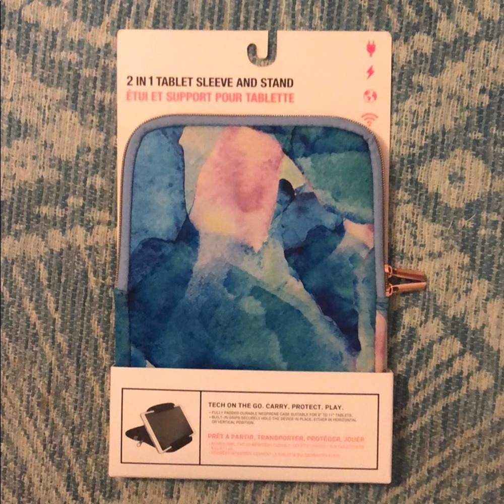 NWT 2 in 1 Tablet Sleeve and Stand Cute iPad Case